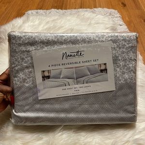 NANETTE LEPORE 4 PIECE REVERSIBLE SHEET SET